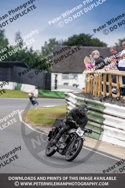 Vintage motorcycle club;eventdigitalimages;mallory park;mallory park trackday photographs;no limits trackdays;peter wileman photography;trackday digital images;trackday photos;vmcc festival 1000 bikes photographs